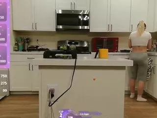 blondiewithanass's Live Sex Cam Show