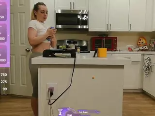 blondiewithanass's Live Sex Cam Show