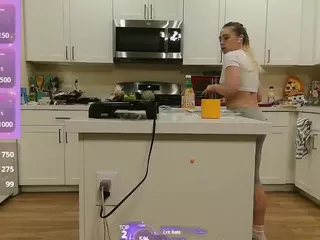 blondiewithanass's Live Sex Cam Show