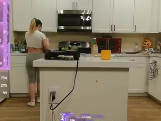 blondiewithanass's Live Sex Cam Show