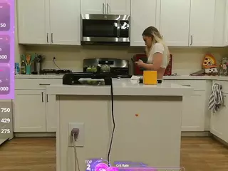 blondiewithanass's Live Sex Cam Show