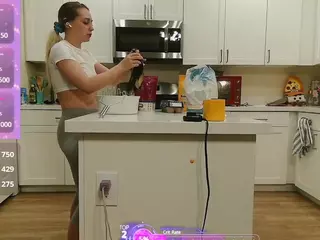 blondiewithanass's Live Sex Cam Show