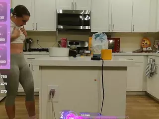 blondiewithanass's Live Sex Cam Show