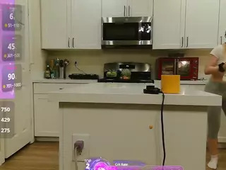 blondiewithanass's Live Sex Cam Show