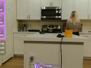 blondiewithanass's Live Sex Cam Show