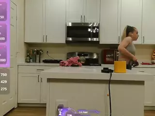 blondiewithanass's Live Sex Cam Show