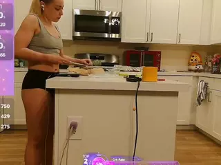 blondiewithanass's Live Sex Cam Show
