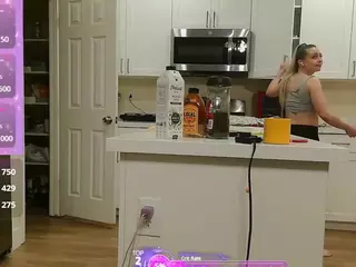 blondiewithanass's Live Sex Cam Show