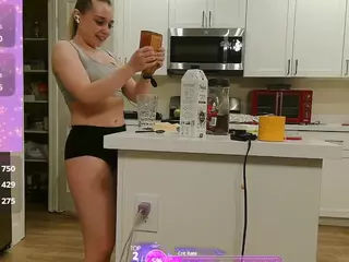 blondiewithanass's Live Sex Cam Show