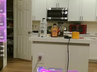 blondiewithanass's Live Sex Cam Show