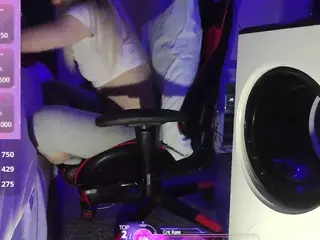 blondiewithanass's Live Sex Cam Show