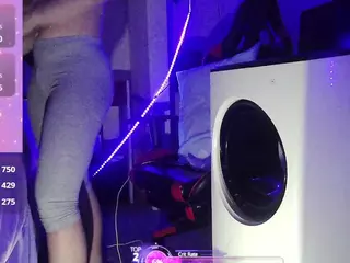 blondiewithanass's Live Sex Cam Show