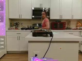 blondiewithanass's Live Sex Cam Show