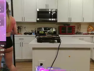 blondiewithanass's Live Sex Cam Show