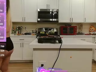 blondiewithanass's Live Sex Cam Show