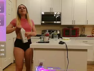 blondiewithanass's Live Sex Cam Show
