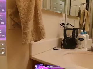 blondiewithanass's Live Sex Cam Show