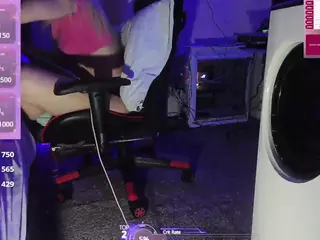 blondiewithanass's Live Sex Cam Show