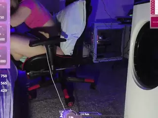 blondiewithanass's Live Sex Cam Show