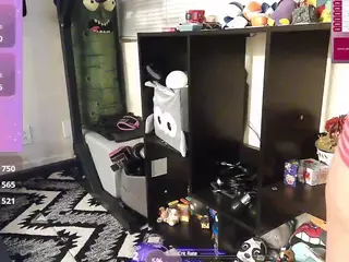 blondiewithanass's Live Sex Cam Show
