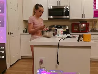 blondiewithanass's Live Sex Cam Show