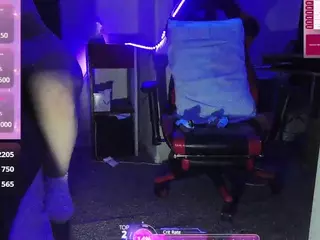 blondiewithanass's Live Sex Cam Show