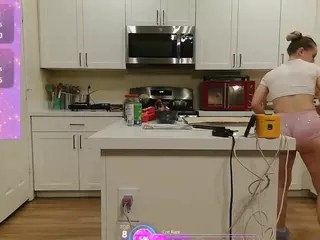 blondiewithanass's Live Sex Cam Show