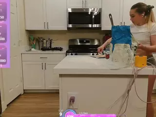 blondiewithanass's Live Sex Cam Show