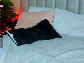 Isabella's Live Sex Cam Show