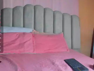 Isabella's Live Sex Cam Show