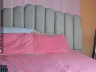 Isabella's Live Sex Cam Show