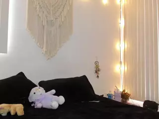 karlyee's Live Sex Cam Show