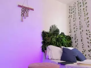 karlyee's Live Sex Cam Show