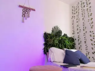 karlyee's Live Sex Cam Show