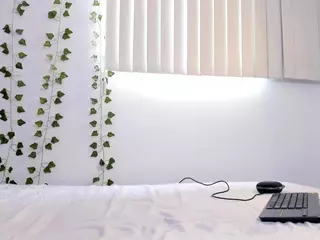 karlyee's Live Sex Cam Show