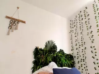 karlyee's Live Sex Cam Show