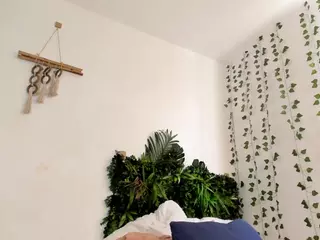 karlyee's Live Sex Cam Show