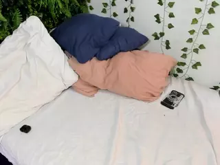karlyee's Live Sex Cam Show