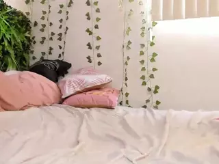 karlyee's Live Sex Cam Show