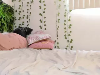 karlyee's Live Sex Cam Show