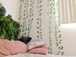 karlyee's Live Sex Cam Show