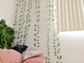 karlyee's Live Sex Cam Show