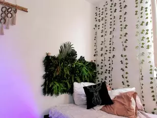 karlyee's Live Sex Cam Show