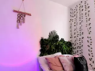 karlyee's Live Sex Cam Show