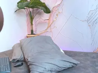 sharlottxl's Live Sex Cam Show