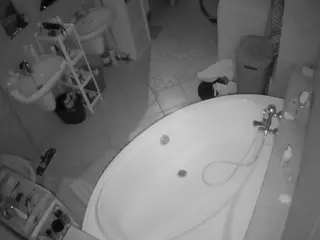 Julmodels Bathroom 1st Floor-1's Live Sex Cam Show
