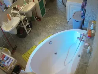 Julmodels Bathroom 1st Floor-1's Live Sex Cam Show
