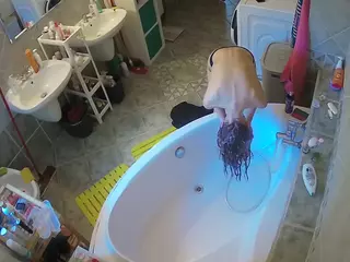 Julmodels Bathroom 1st Floor-1's Live Sex Cam Show