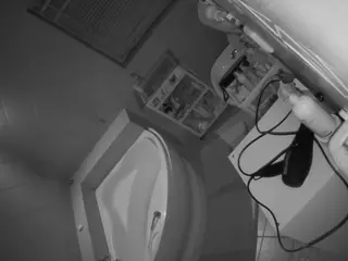 Julmodels Bathroom 1st Floor-2's Live Sex Cam Show