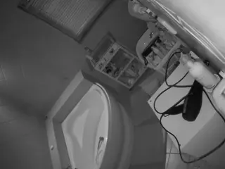 Julmodels Bathroom 1st Floor-2's Live Sex Cam Show